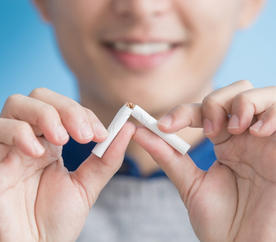 Impact Of Smoking and Vaping On Oral Health